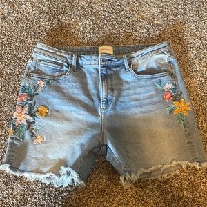 Driftwood embroidered shorts size 31